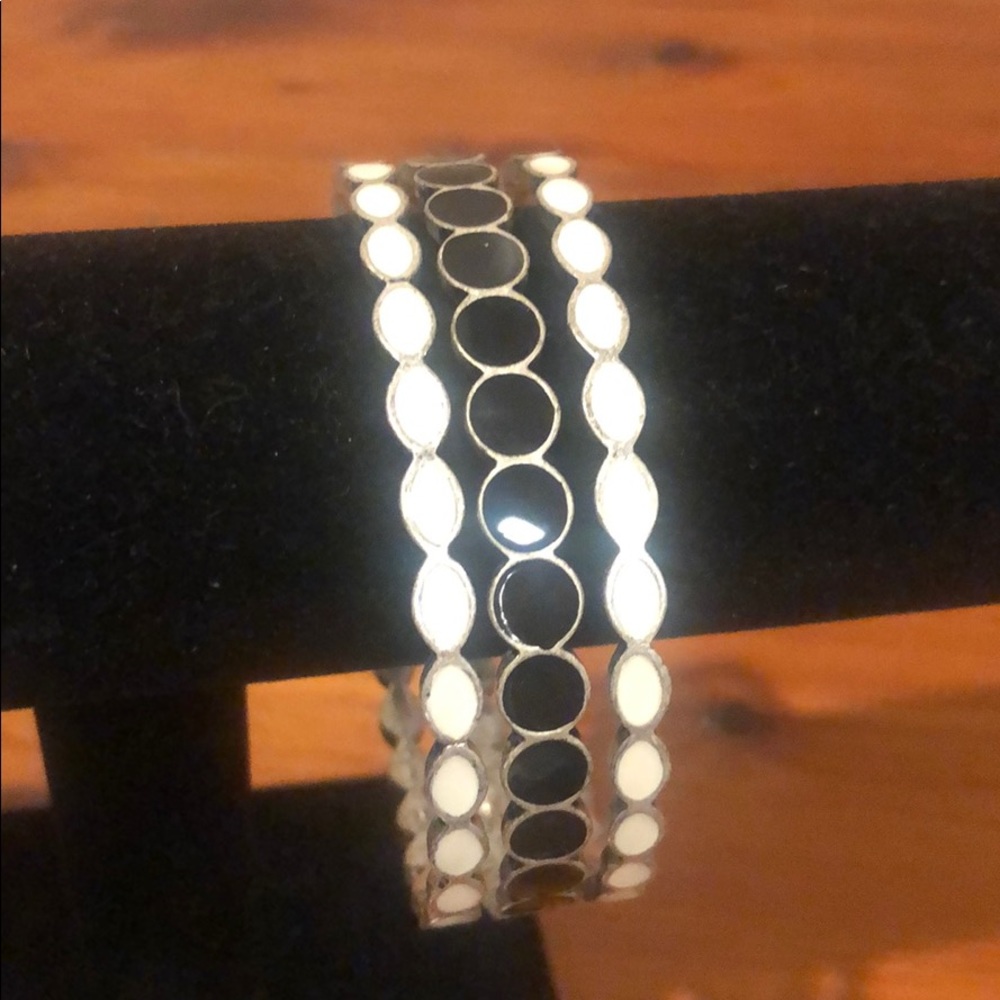 Premier Designs Black and White bracelet set
